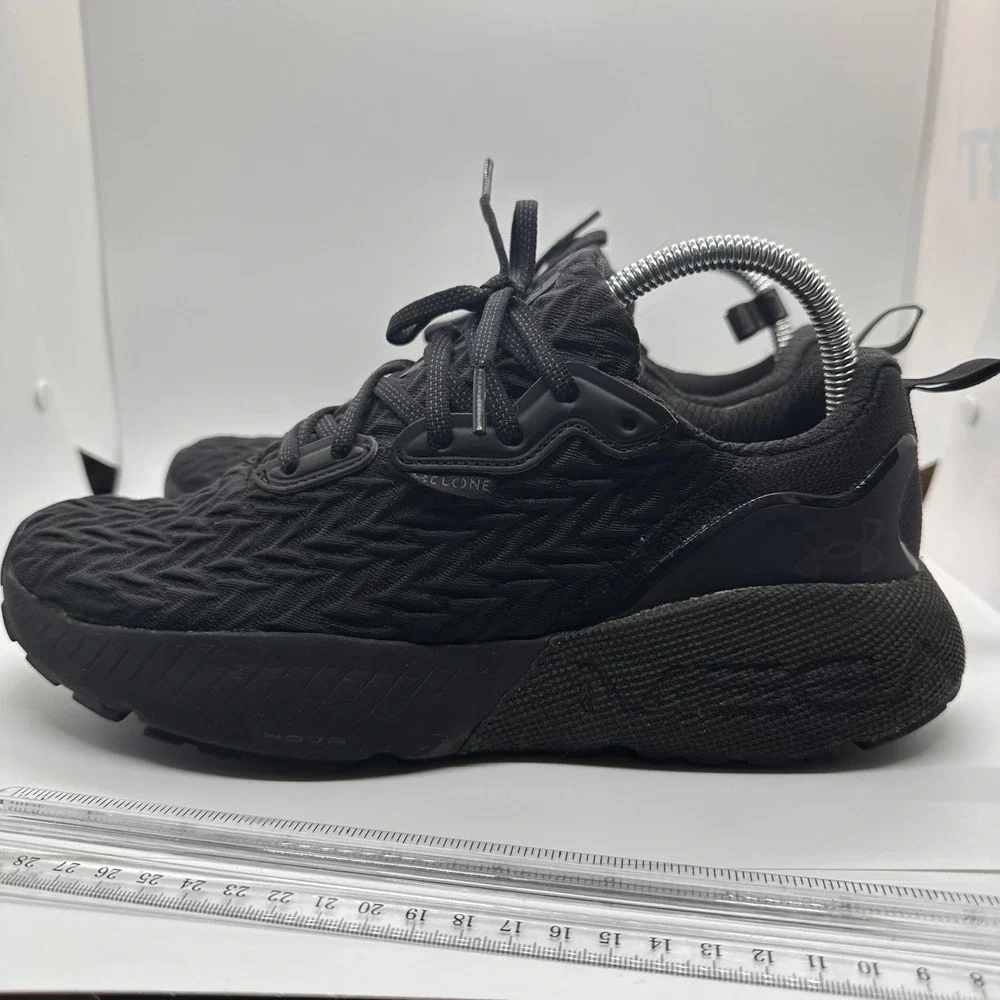 Under Armour HOVR Sonic 5 Men's Sleek Black Athletic Style Running Shoes Size 10